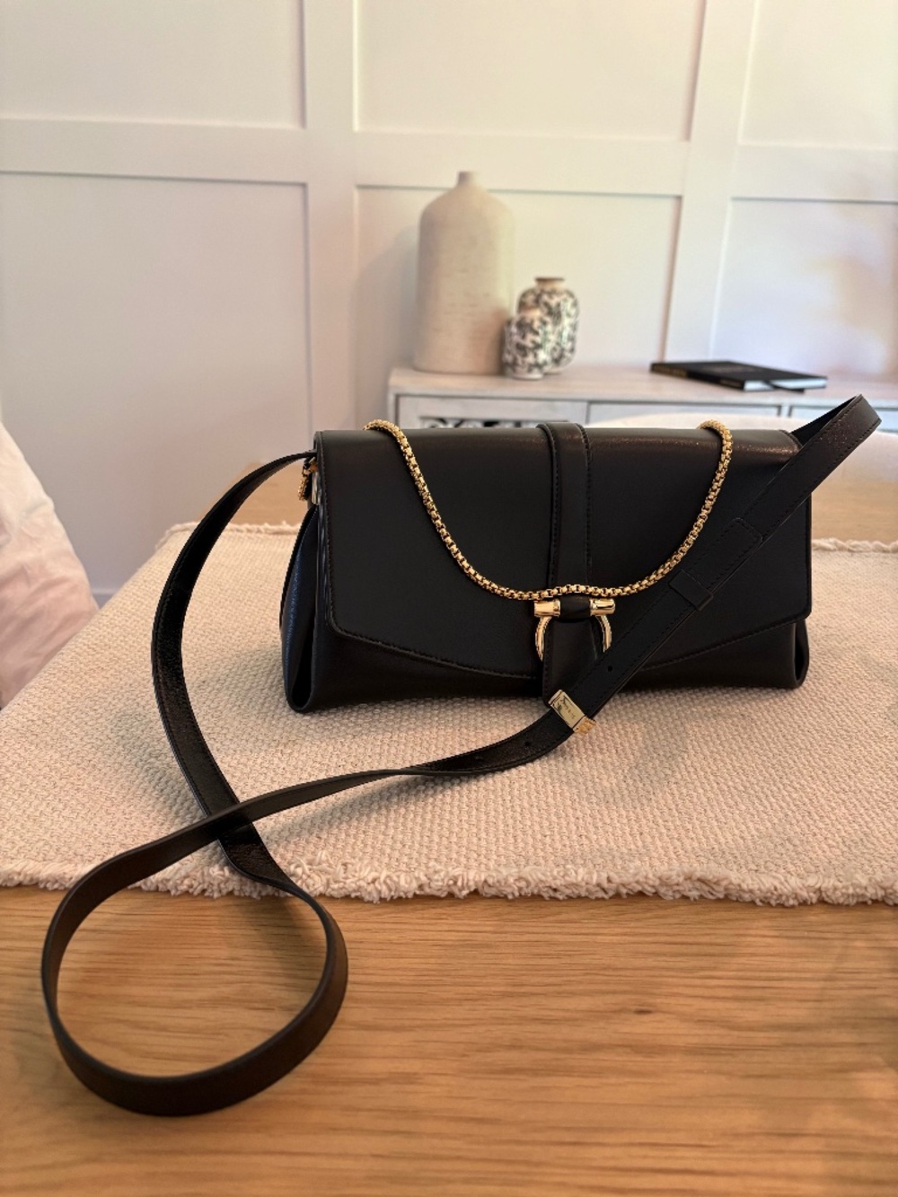 FERRAGAMO MIA BLACK FRONT FLAP CROSSBODY BAG (S)